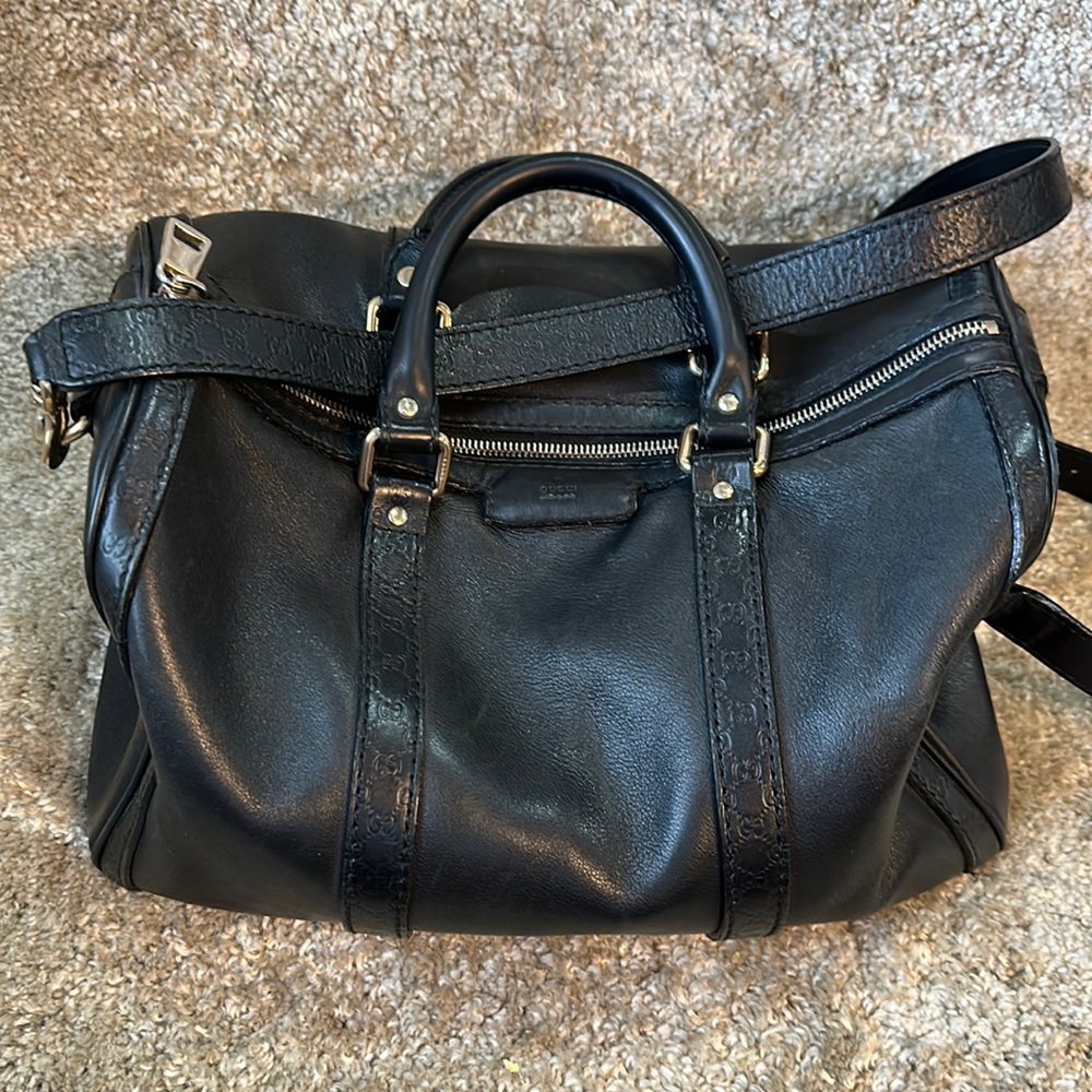 gucci  leather bag, may use as handbag and crossbody bag